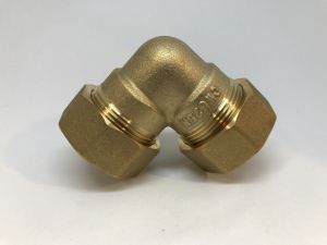 091. Coupling 28x28, angle 90º